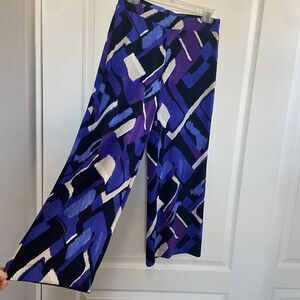 Chico’s Travelers Cool Abstract Print Crop Pants Size Chico’s 0 Small